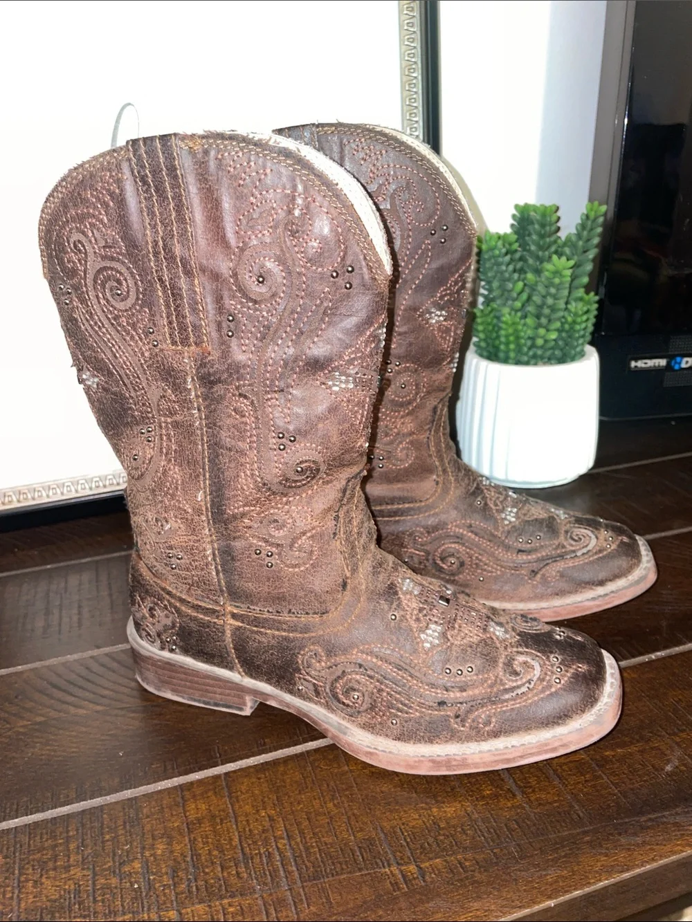 Roper Girls Faith Crystal Cross Western Boots with Stud Accents Size 2 Like New